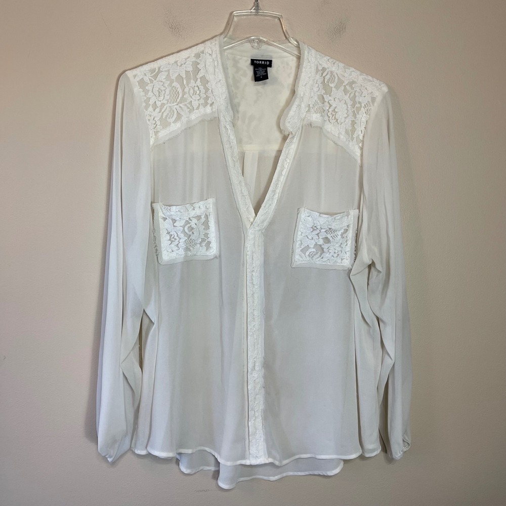 Torrid Ivory Lace Trim Sheer Button Front Blouse Plus Size 3 High Low Top
